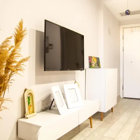 Flat With Shared Pool Close To The Beach In Appartement Çeşme