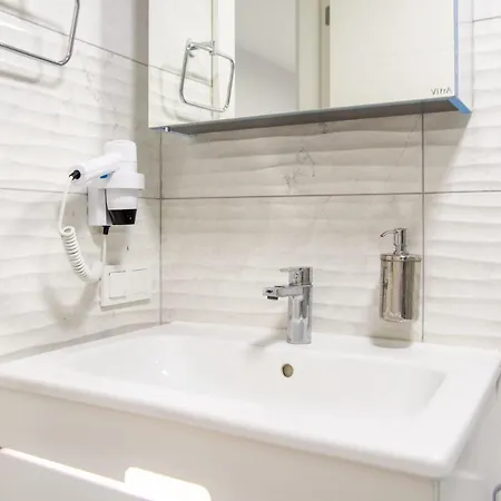 Flat With Shared Pool Close To The Beach In Appartement Çeşme