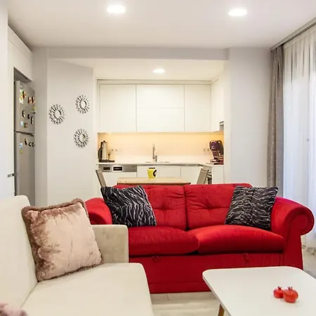 Flat With Shared Pool Close To The Beach In Apartment Cesme
