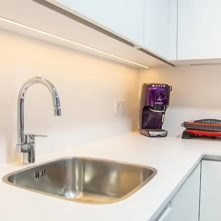 Flat With Shared Pool Close To The Beach In Apartment Cesme